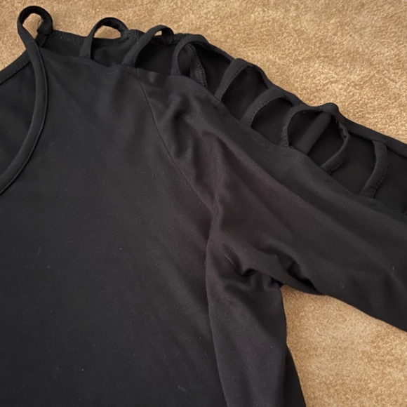 Cable and Gauge 3/4 Length Peek a Boo Sleeve Black Size Large - Picture 5 of 12